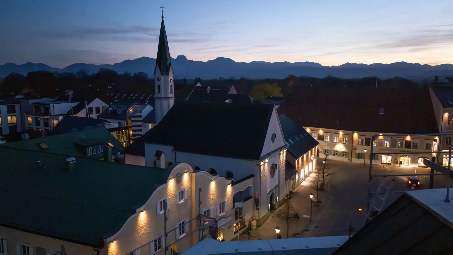 Kirchzeile am Abend