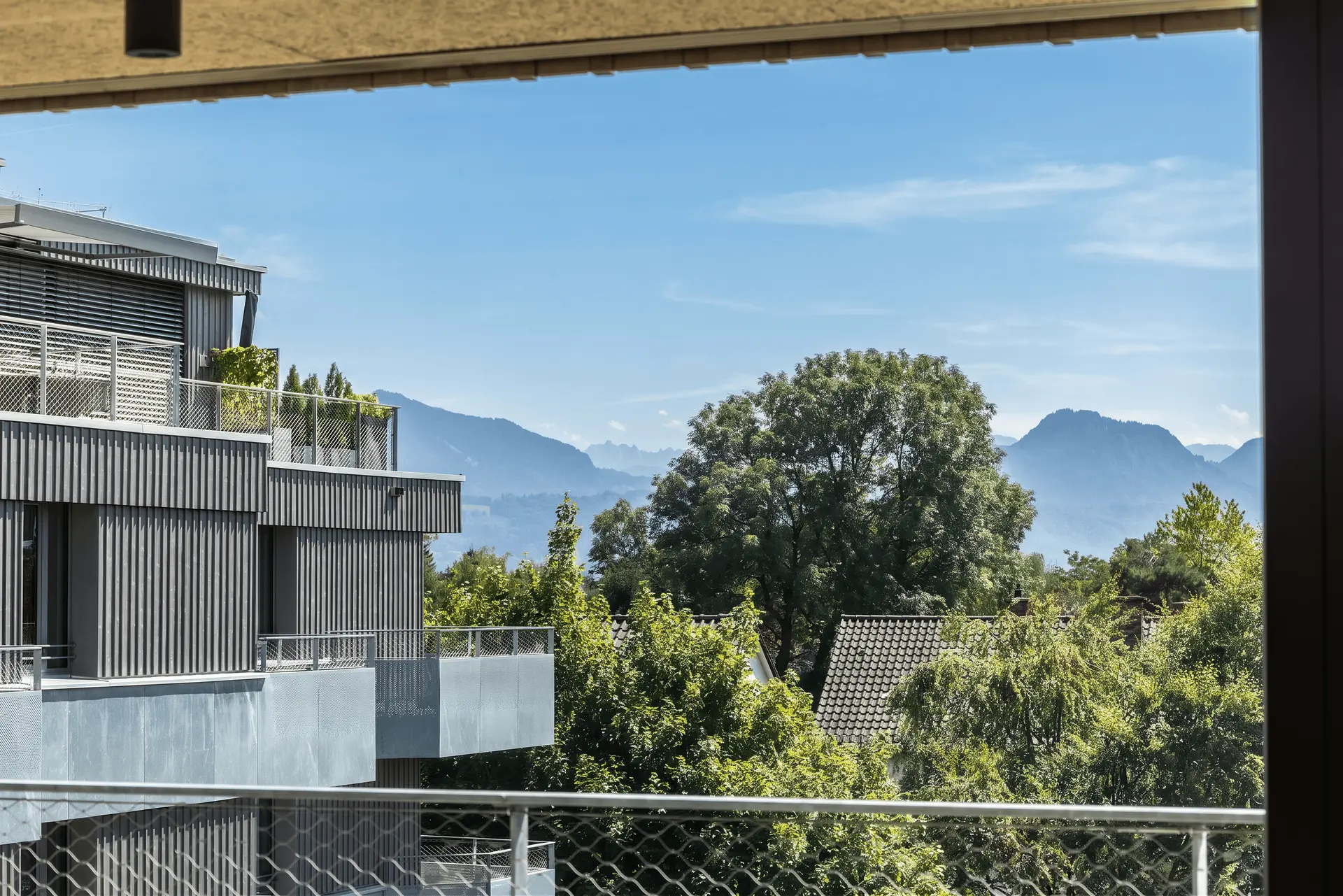 Balkon mit Bergblick