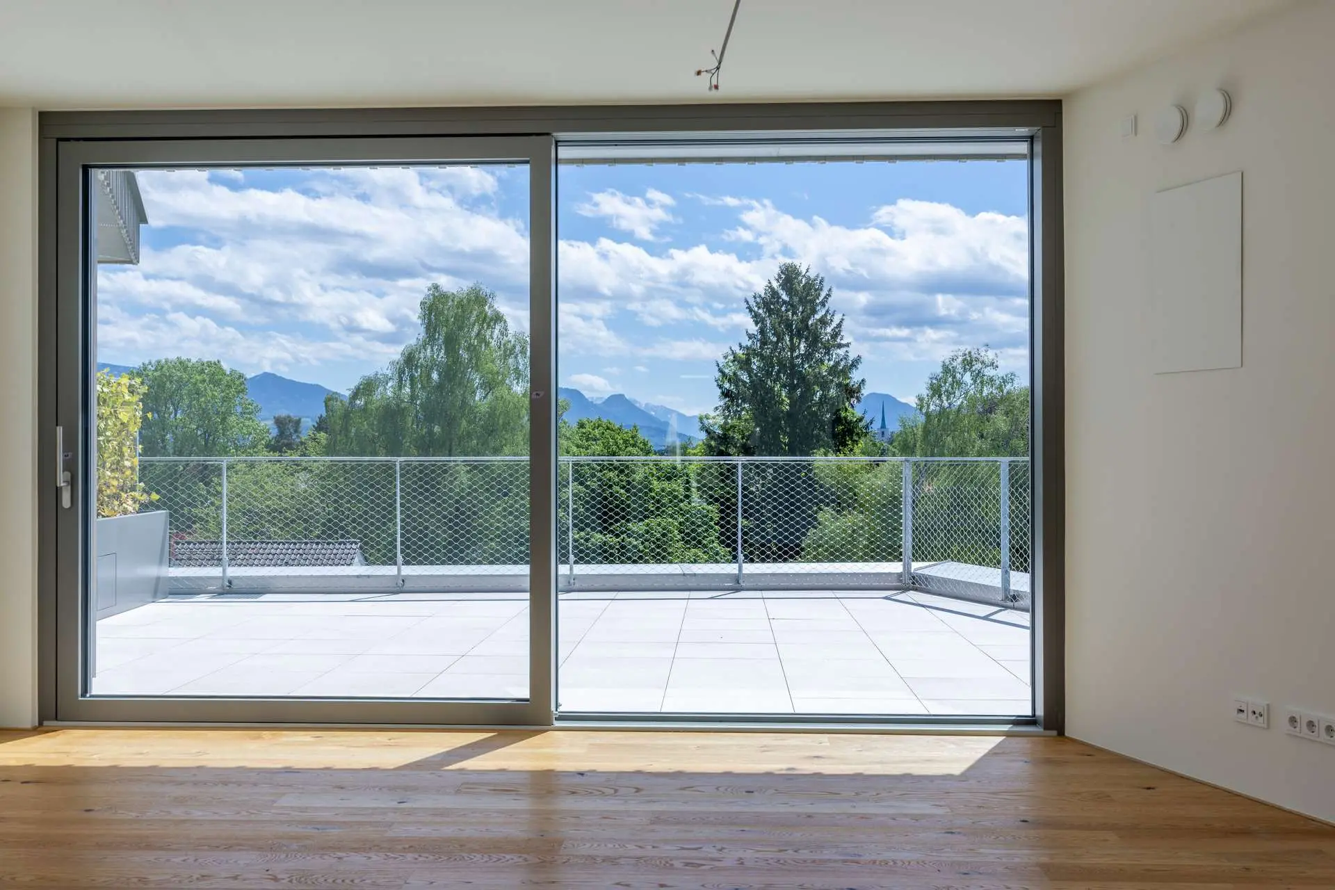 große Dachterrasse