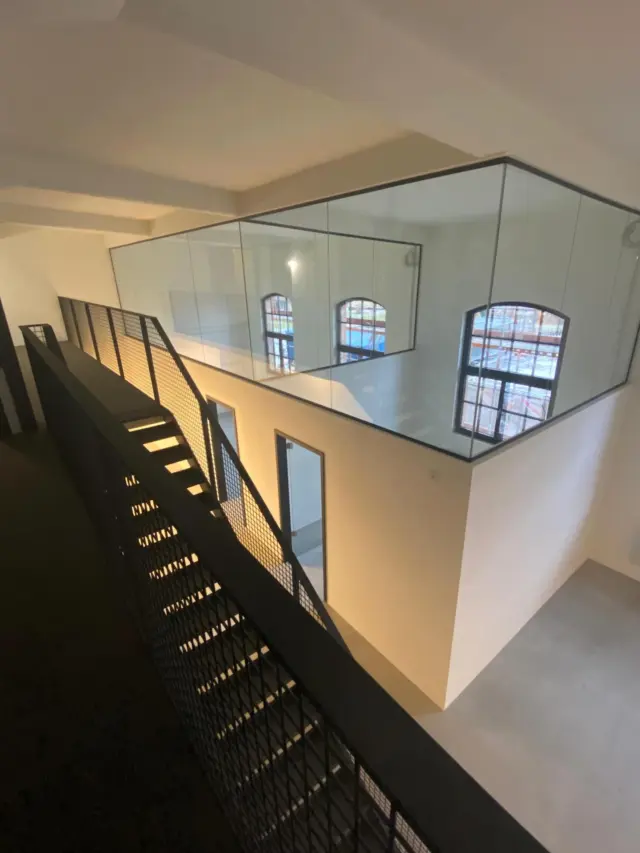 Diese wundervolle Mieteinheit durften wir im Garnmagazin in Kolbermoor übergeben 🎉
Hier trifft Funktionalität auf Design und die Möglichkeiten zur Nutzung sind schier endlos.
Den neuen Mietern wünschen wir nur das Beste - die passenden Räume dazu habt ihr ja jetzt 😉
 
Wenn auch ihr etwas Besonderes sucht statt 08/15, stehen wir euch zur Seite.
Den Kontakt findet ihr natürlich in der Bio 👉
 
#mieteinheit #kolbermoor #wohnungsübergabe #bauträger #bayernbaut