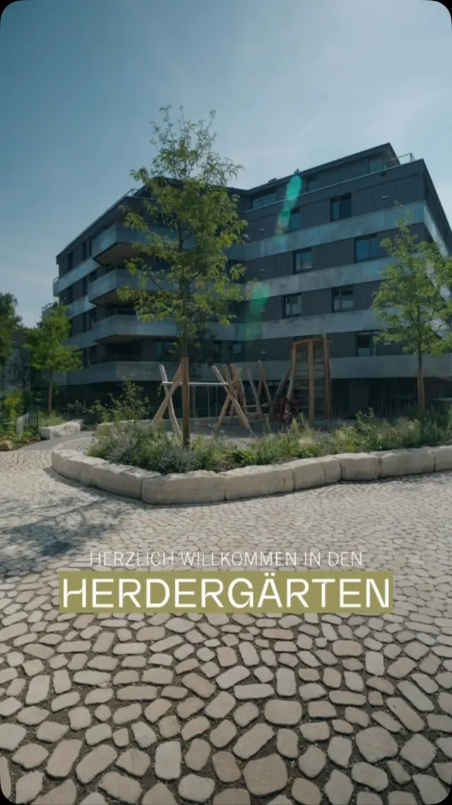 Alles so schön grün in den HERDERGÄRTEN Rosenheim! 🌿🌳

Ein Zuhause, das modernes Wohnen mit einer ruhigen, grünen Umgebung verbindet – und dabei trotzdem nur wenige Minuten vom Rosenheimer Stadtleben entfernt ist.
Ein Zuhause zum Ankommen, Wohlfühlen und Bleiben! 😊

📩 Jetzt direkt über den Link in der Biografie die freien Einheiten ansehen und einen Termin zur Besichtigung vereinbaren! 📲🙌🏼

Werndl Eisner & Partner! 🖤